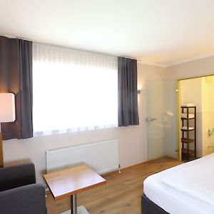 Comfort Queen Room